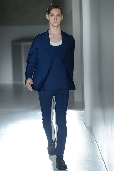 Look 2